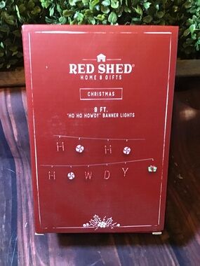 Red shed ‘HO HO HOWDY’ 9FT banner lights -new